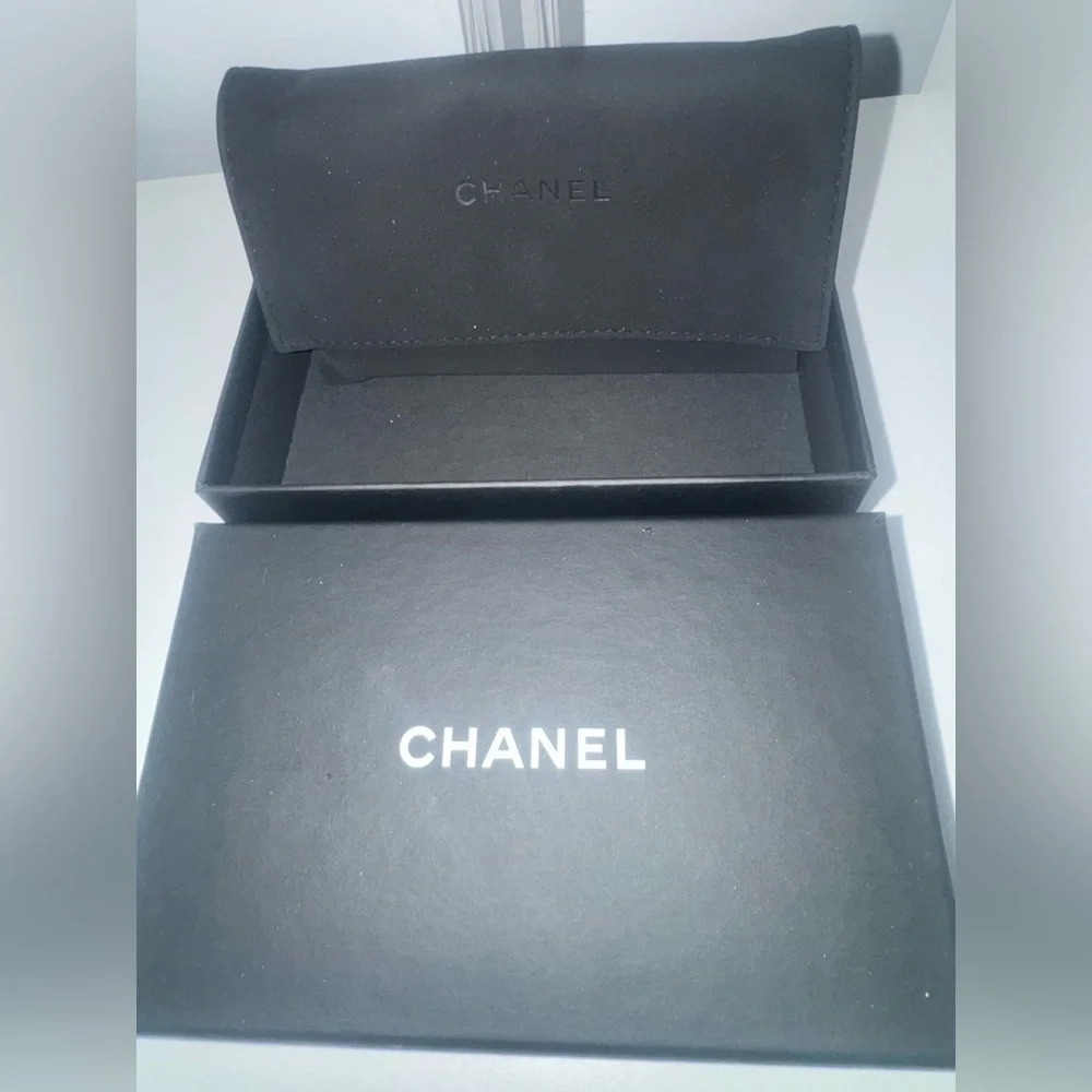 CHANEL Pink Key and Card Holder w/ Box, Dust Bag, and Bag. P - Picture 12 of 14